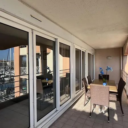 Апартаменты Cap Hermes 200 Avec Piscine Et Vue Port Фрежюс