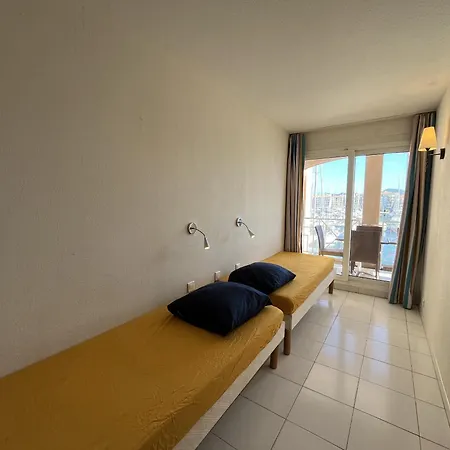 Appartement Cap Hermes 200 Avec Piscine Et Vue Port Fréjus