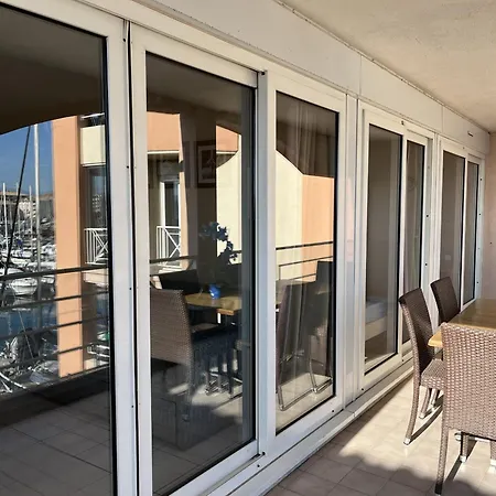 Appartement Cap Hermes 200 Avec Piscine Et Vue Port Fréjus